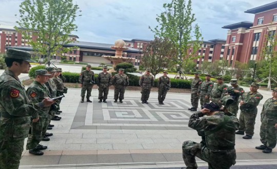 14.康養(yǎng)地產(chǎn)公司民兵應(yīng)急分隊訓(xùn)練現(xiàn)場_副本.jpg